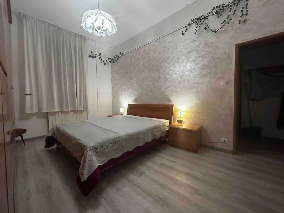 Апартаменты Mirella Apt, 2Min Train Station Местре